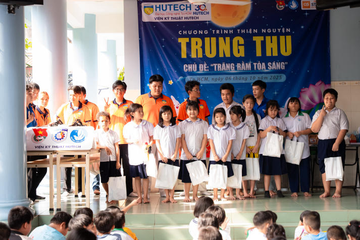 Sinh viên Viện Kỹ thuật gửi Trung thu yêu thương đến với trẻ em trường tình thương 63