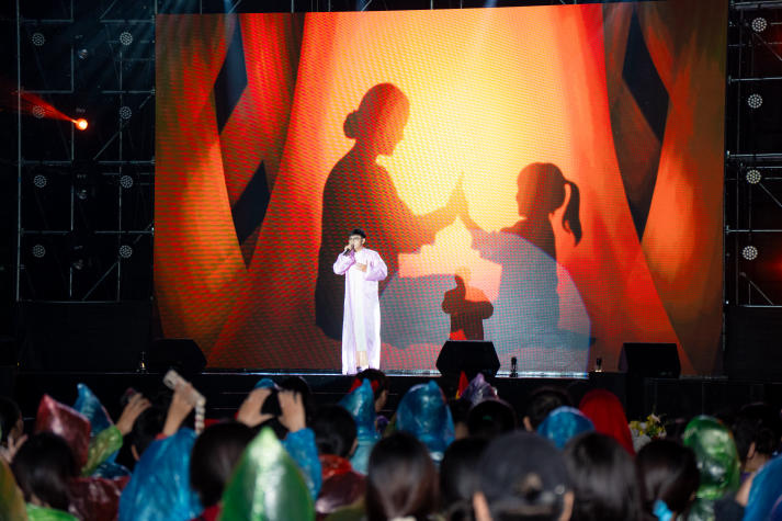 [Video] Âm vang Quốc kỳ: Sinh viên năm 2 Quản trị sự kiện tổ chức concert quy mô, chạm đến trái tim khán giả 49