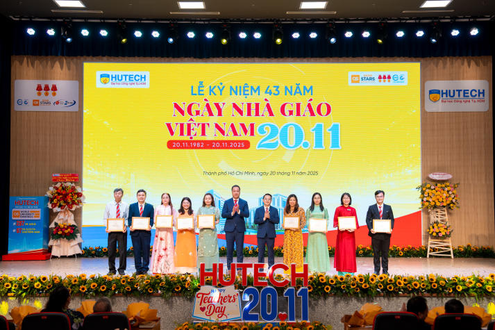 [Video] HUTECH long trọng công bố xếp hạng QS Ranking trong dịp Tri ân Nhà giáo 20/11 189