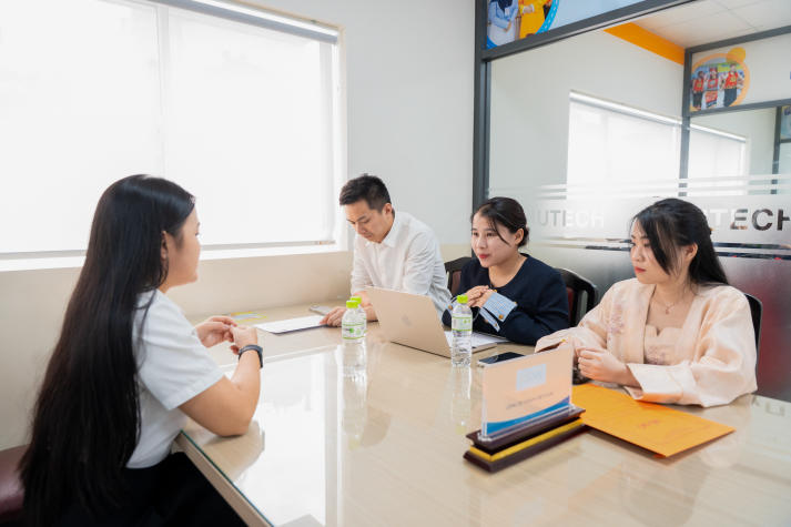 Sinh viên Khoa Trung Quốc học tham gia phỏng vấn trực tiếp cùng nhà tuyển dụng 85