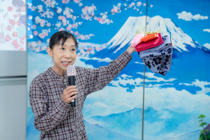 Sinh viên Khoa Nhật Bản học tìm hiểu về trang phục truyền thống của đất nước mặt trời mọc 25