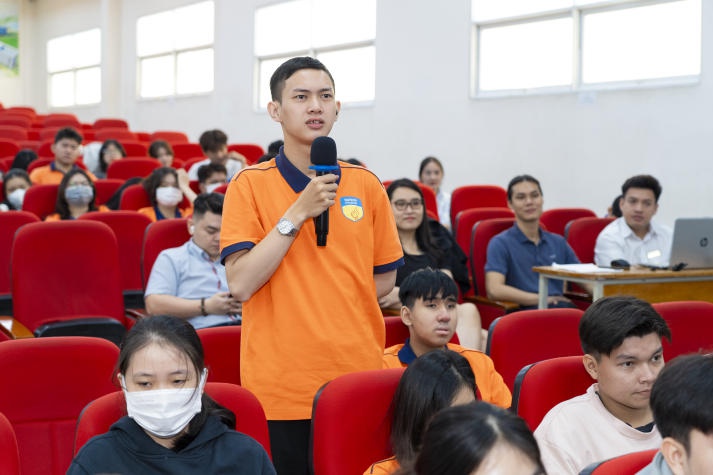 Giao lưu cùng CEO VietGuys, sinh viên HUTECH đón đầu xu hướng số hóa trong Marketing hiện đại 90