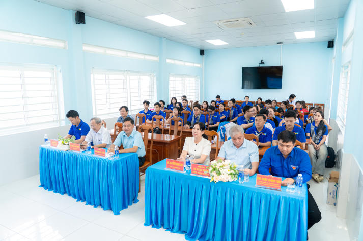 Chiến sĩ Mùa hè xanh HUTECH bắt tay thực hiện các công trình ý nghĩa tại Đồng Tháp và TP.HCM 107