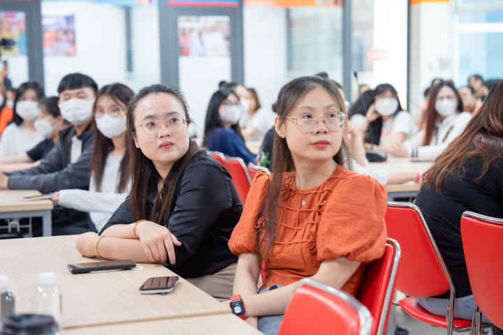 Sinh viên Khoa Hàn Quốc học thích thú “Đối mặt với AI - Tương lai của nghề biên phiên dịch” 46