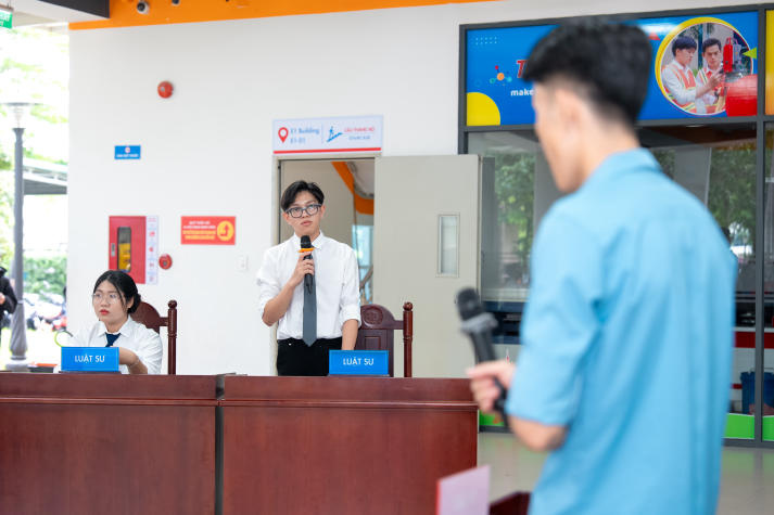 [Video] Sinh viên Khoa Luật lan tỏa tinh thần thượng tôn pháp luật 103