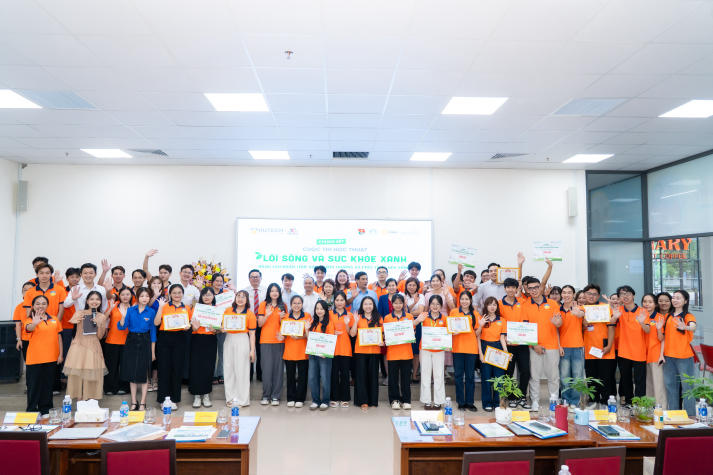 Lối sống xanh - Sức khỏe xanh: Sinh viên HUTECH kiến tạo tương lai bằng hành động bền vững 375
