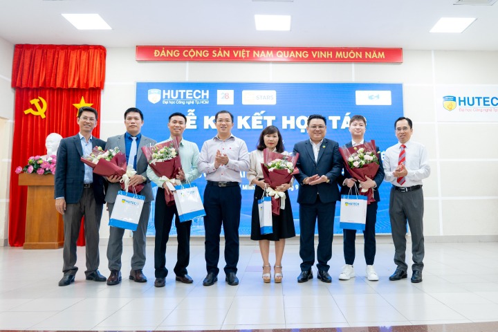 [Video] HUTECH ký kết MOU với 04 doanh nghiệp, rộng cơ hội học tập, việc làm cho sinh viên Quan hệ công chúng, Tâm lý học 92