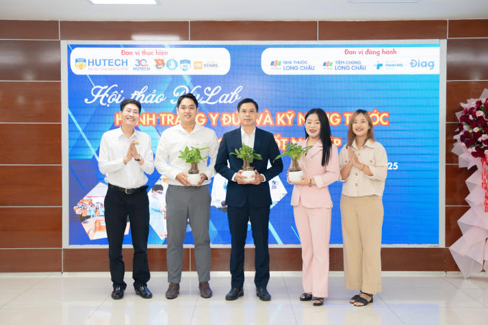 Giữ trọn y đức, vững bước vào nghề cùng sinh viên Khoa Điều dưỡng và Xét nghiệm 19