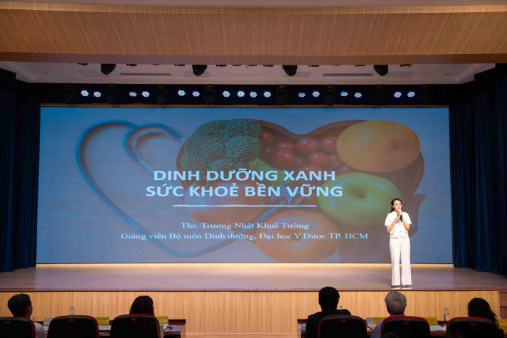 Ăn sạch, sống xanh: sinh viên HUTECH học về tiêu dùng bền vững và dinh dưỡng khoa học 26
