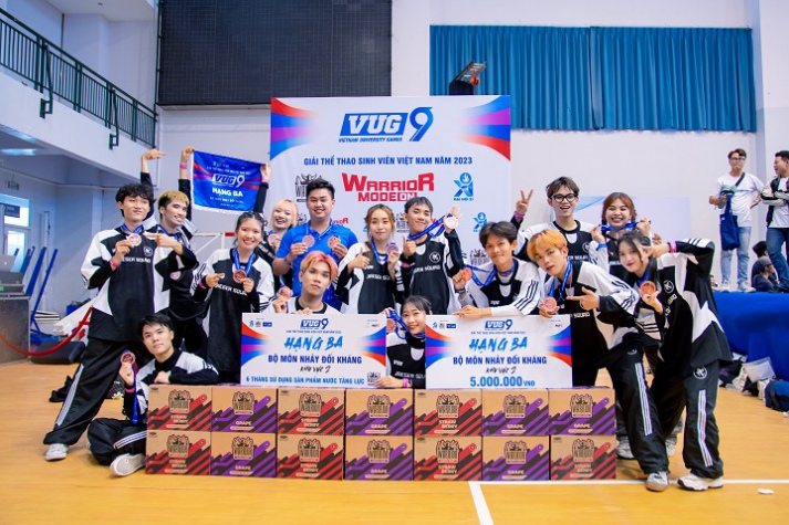 [Video] Chịu chơi như sinh viên HUTECH: “Chạy show” hết học thuật lại tới văn hóa, nghệ thuật, thể thao 149