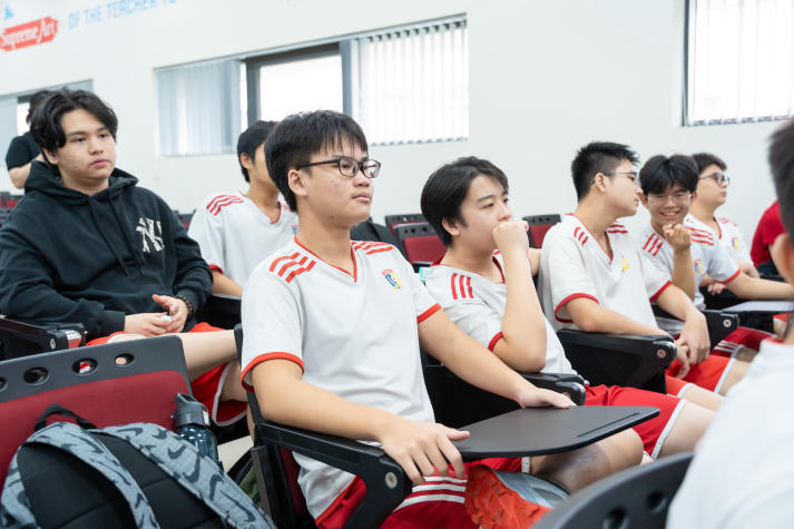 Hanwha Life Finance Mentor: Khi sinh viên trở thành “người thầy” của học sinh THPT 72