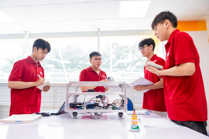 HUTECH chính thức công bố  điểm chuẩn năm 2026: Điểm thi THPT từ 15 - 22 điểm 31