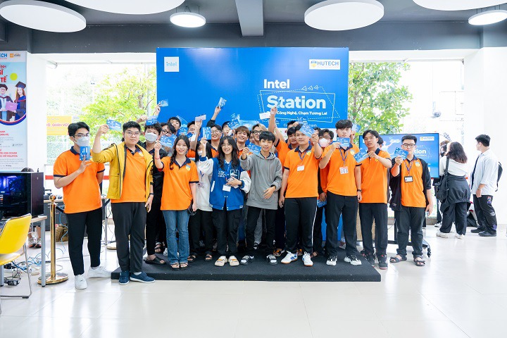 HUTECH Information Technology students at Intel Campus Tour 2023 52