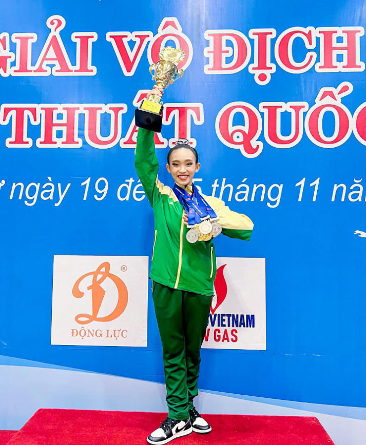 Gen Z toả sáng tài năng thể thao từ loạt sân chơi “đỉnh chop” tại HUTECH 97