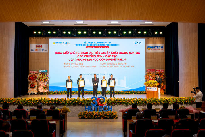 Tổng quan về Trường 221