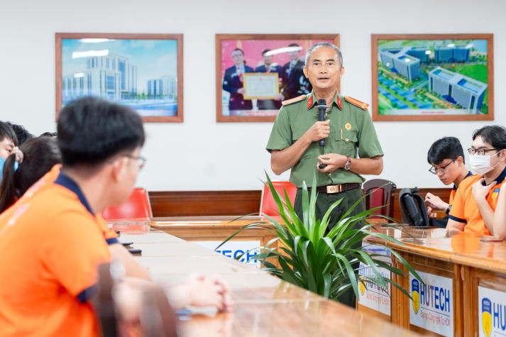 Tân binh HUTECH bỏ túi kỹ năng nhận diện lừa đảo và bảo vệ bản thân 45