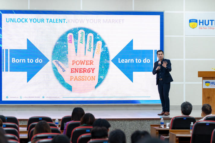 [Video] Cùng chuyên gia “mở khóa” kỹ năng phỏng vấn, sinh viên HUTECH tự tin chinh phục nhà tuyển dụng 33