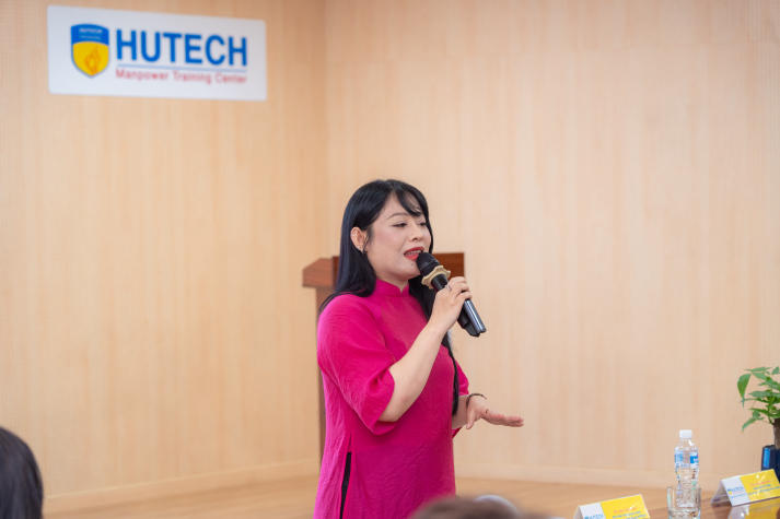 Tân binh Viện Khoa học Ứng dụng học hỏi từ đàn anh, sẵn sàng chinh phục giảng đường đại học 71