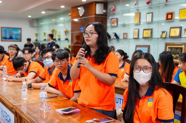 Trang bị bí kíp định vị bản thân trong thời đại “VUCA” cho sinh viên Khoa Quản trị kinh doanh HUTECH 58