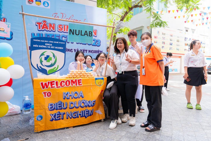 [Video] Rộn ràng Lễ kết nạp Hội viên Hội Sinh viên Việt Nam và Ngày hội chào đón tân sinh viên khóa 2023 tại HUTECH 201