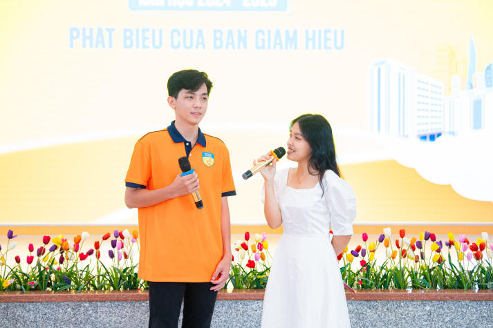 Hành trang quan trọng để tân sinh viên HUTECH tự tin bước vào giảng đường đại học sẽ có tại buổi Sinh hoạt đầu khoá sắp tới 78