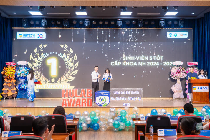 Sinh viên tiêu biểu được vinh danh tại NULAB AWARD 2025 41