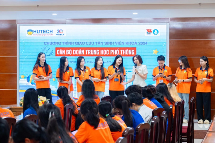 Họp mặt tân binh khóa 2024 là cán bộ Đoàn THPT: sôi nổi sức trẻ - nhiệt huyết bản lĩnh - giàu sức gắn kết 96