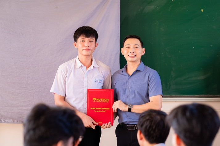 [Video] HUTECH Scholarship Tour 2025: 9 tỉnh thành, 2.000 học bổng và hàng ngàn ước mơ được chắp cánh 79
