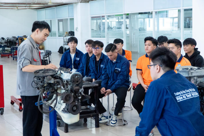 [Video] “Full pin” ngày đầu năm học mới, HUTECH-ers khởi động nhịp học tập đầy hứng khởi 91