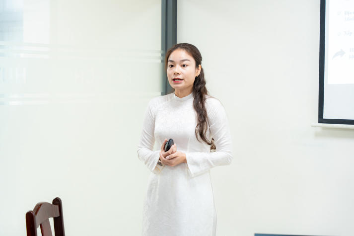 Bức tranh nghiên cứu thực tiễn về quản trị, dịch vụ và thị trường qua buổi bảo vệ luận văn/đề án Thạc sĩ Quản trị kinh doanh 54