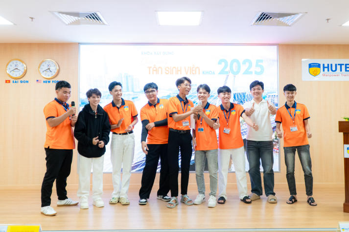 KHOA XÂY DỰNG CHÀO ĐÓN TÂN SINH VIÊN 2025 67