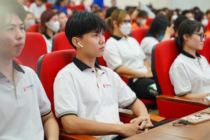 Sinh viên HUTECH tìm hiểu về sức mạnh mềm trong quan hệ Việt - Hàn và văn hóa doanh nghiệp Hàn Quốc 74