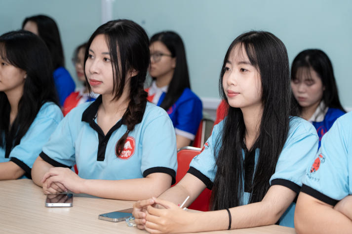 Sinh viên VJIT “đọc vị” văn hóa giao tiếp Nhật Bản cùng MC Đài phát thanh Osaka (Nhật Bản) 53