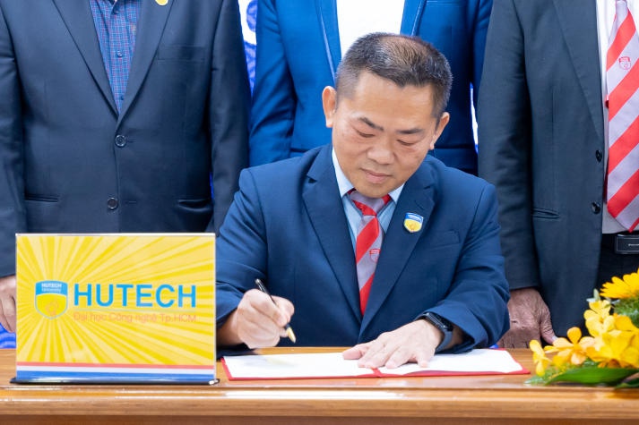 HUTECH ký kết MOU cùng Ngân hàng Thương mại Cổ phần Nam Á 64