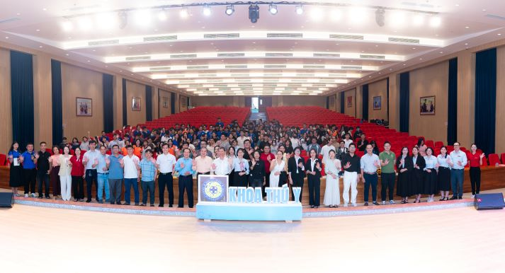 Sinh viên Khoa Thú y chuẩn hóa tư duy chẩn đoán và vận hành phòng khám 112