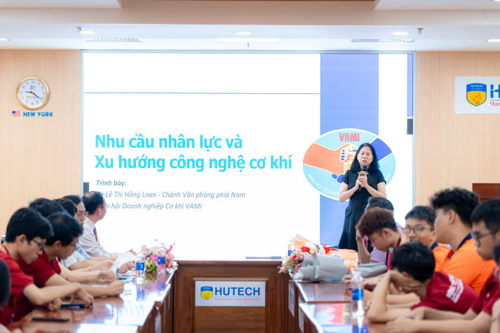 [Hướng nghiệp 2026] Robot và trí tuệ nhân tạo: Chìa khóa vận hành những nhà máy không người 86