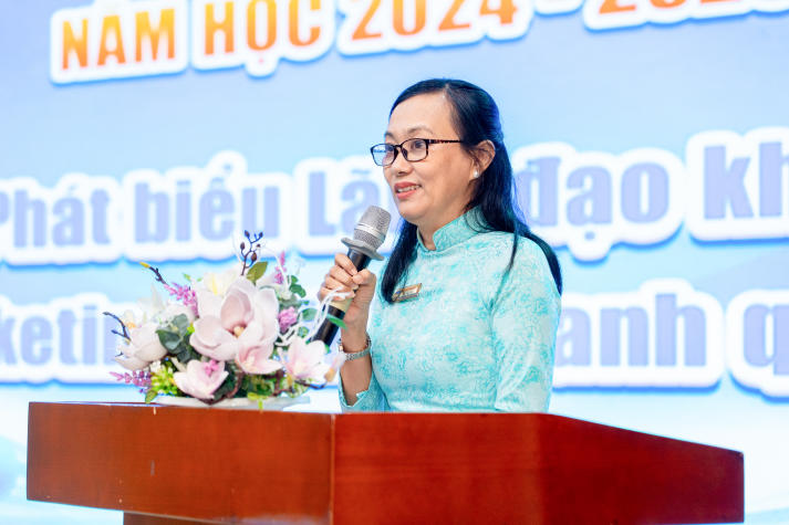 Nhiều kỳ vọng từ Hội nghị tổng kết và phát động phong trào sinh viên năm học 2025-2026 của Khoa Marketing - Kinh doanh quốc tế 34