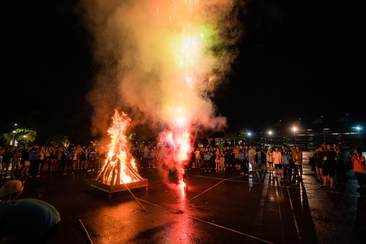 Sinh viên HUTECH cháy hết mình tại đêm Hội trại AMAZING HUTECH 2023 33