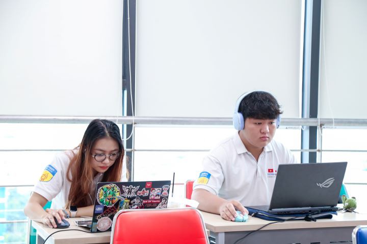 Viện Công nghệ Việt - Nhật HUTECH tổng kết khóa học "Project Design Innovation" dành cho sinh viên 53
