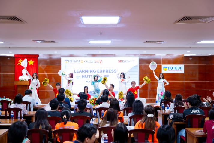 HUTECH sôi nổi tổ chức Lễ khai mạc Dự án quốc tế cộng đồng Learning Express (LeX) 11
