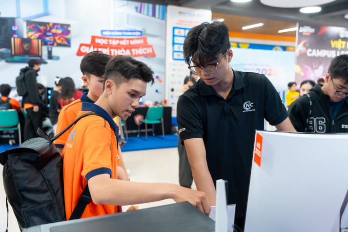 [Video] Khơi nguồn cảm hứng từ công nghệ, tân binh IT-ers HUTECH tự tin bắt đầu hành trình mới 200