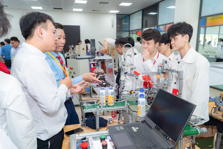 [HUTECH 31 năm] Lời khen từ doanh nghiệp - thước đo cho chất lượng nguồn nhân lực trẻ 48