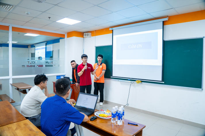 Nhiều công trình nghiên cứu chất lượng tại Hội nghị “Sinh viên nghiên cứu khoa học HUTECH 2025” 247