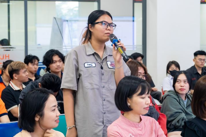 Sinh viên Khoa Kiến trúc - Mỹ thuật nâng cao tư duy quản lý qua góc nhìn chuyên gia 70