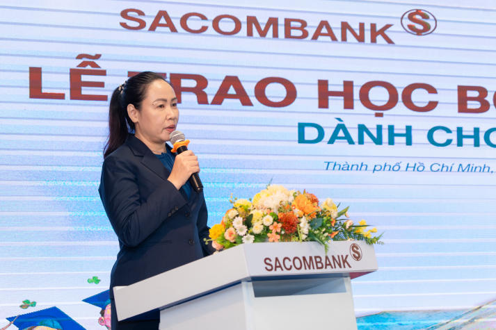 Hai sinh viên Tài chính - Ngân hàng nhận học bổng “Sacombank - Ươm mầm cho những ước mơ” 2026 42