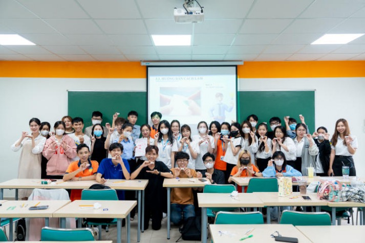 Sinh viên VJIT tìm hiểu và học cách làm con dấu Hanko Nhật Bản 73