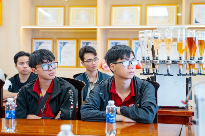 Góc nhìn về Physical AI Agent trong điều khiển công nghiệp cho sinh viên Viện Kỹ thuật 56