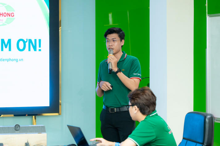 Sinh viên Viện Kỹ thuật khám phá “nhịp đập” sản xuất tại Nhựa Tiền Phong phía Nam 34