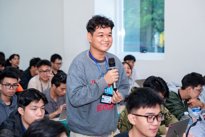 Sinh viên Công nghệ thông tin “bắt sóng” AI: Làm việc nhóm thông minh thời 4.0 87