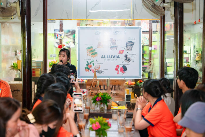 Sinh viên Công nghệ thực phẩm học từ trải nghiệm, hiểu sâu quy trình sản xuất socola Việt 20